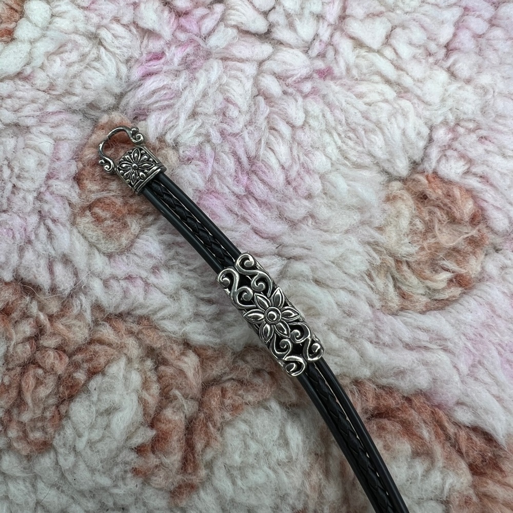 Silver Floral Medallion Leather Bracelet – 7.5” | Magnetic Clasp | Boho Chic - Picture 3 of 8